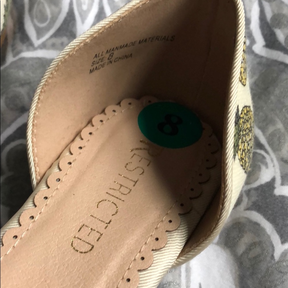 Pineapple shoes - Picture 4 of 5